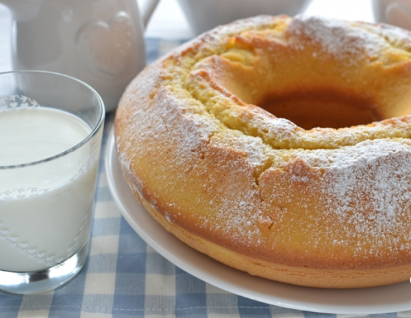 DDBL-90639-121022afamily-an-buttermilk-ciambella-7-c2cef.jpg