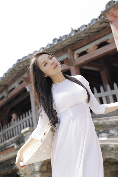 diendanbaclieu-92512-hien-thuc-mac-ao-dai-8e1d48bd463c79d09ac909dce9e7070a.png