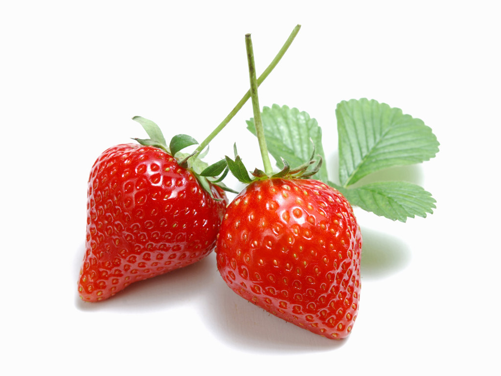 vforum.vn-39827-strawberry-wallpaper-yeah1-lc15.jpg