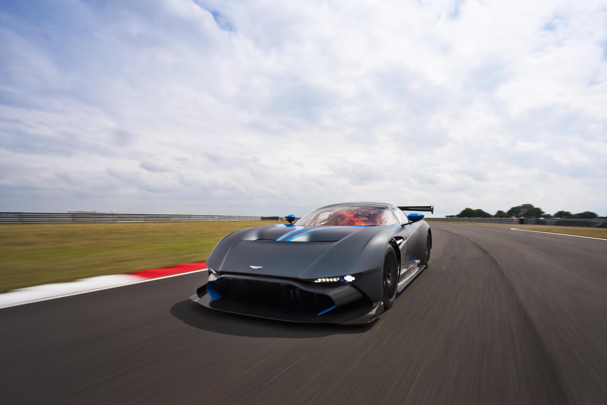 vforum.vn-233729-aston-martin-vulcan-17.jpg