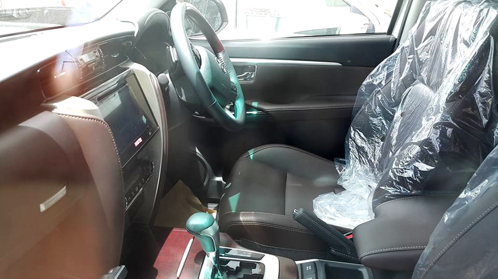 vforum.vn-275034-2016-toyota-fortuner-driver-seat-spied.jpg