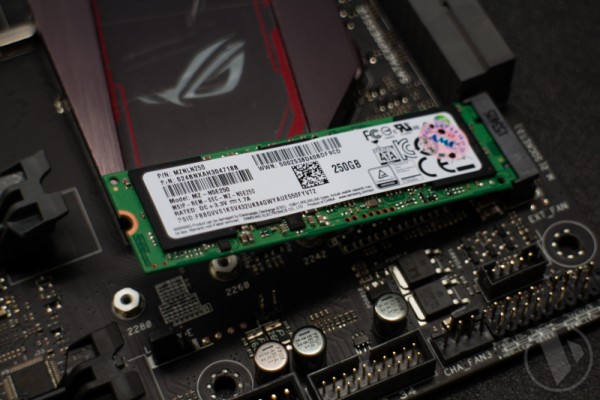 vforum.vn-311709-samsung-ssd-850-evo-m-2-250gb-7-600x400.jpg