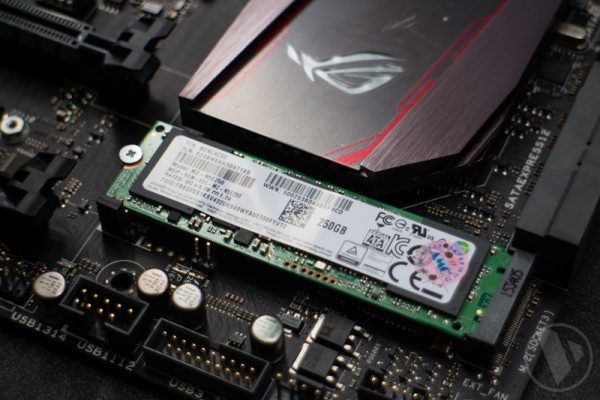 vforum.vn-311709-samsung-ssd-850-evo-m-2-250gb-8-600x400.jpg